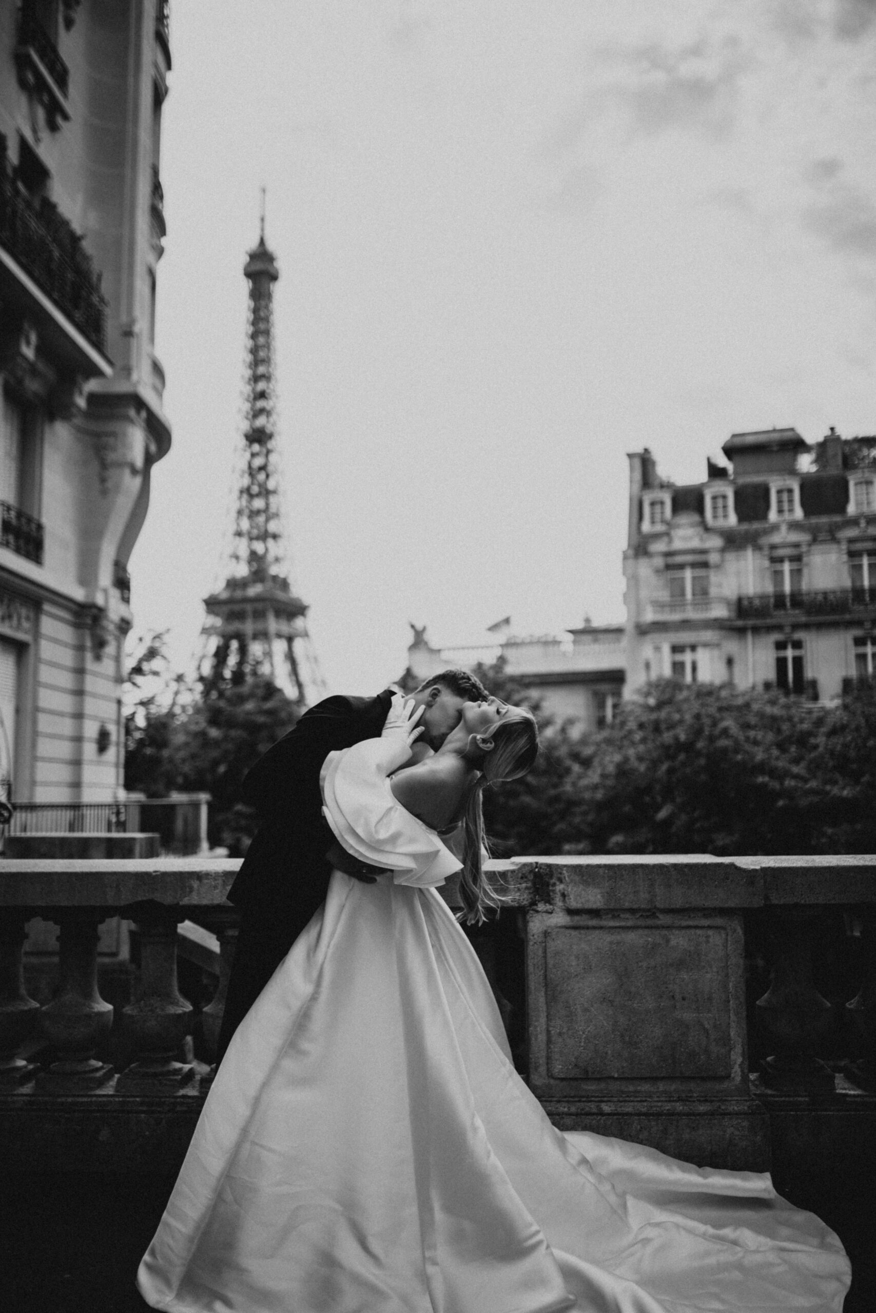 Weddingphotography Bovellaphotography Paris Eifel Tower 4 scaled